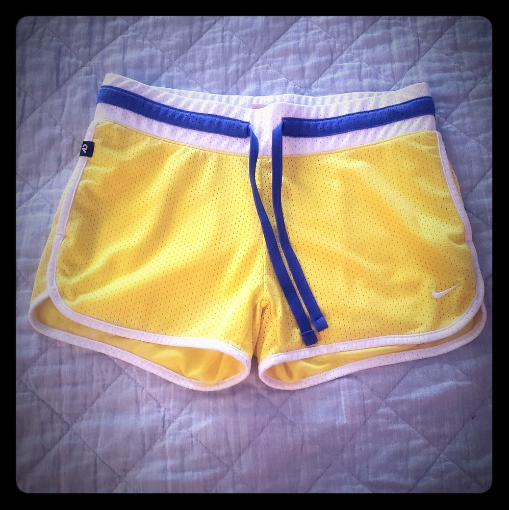NWOT Nike Women's XS Yellow & Navy shorts